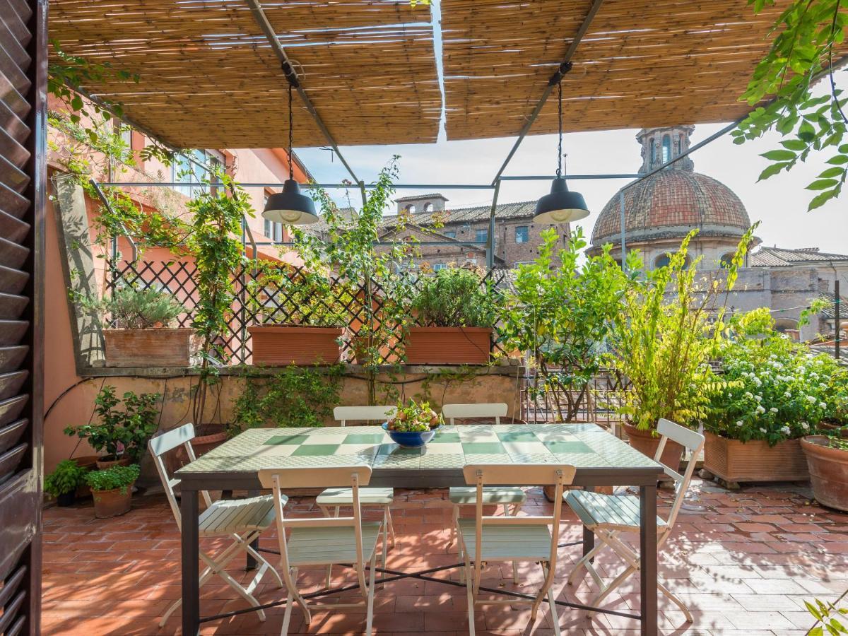 Apartment Piazza Lovatelli Luxury Penthouse Rom