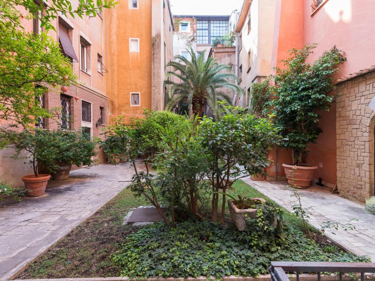 Piazza Lovatelli Luxury Penthouse Apartment Rom