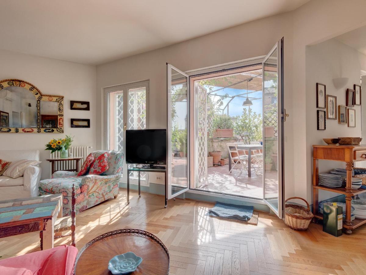 Apartment Piazza Lovatelli Luxury Penthouse Rom